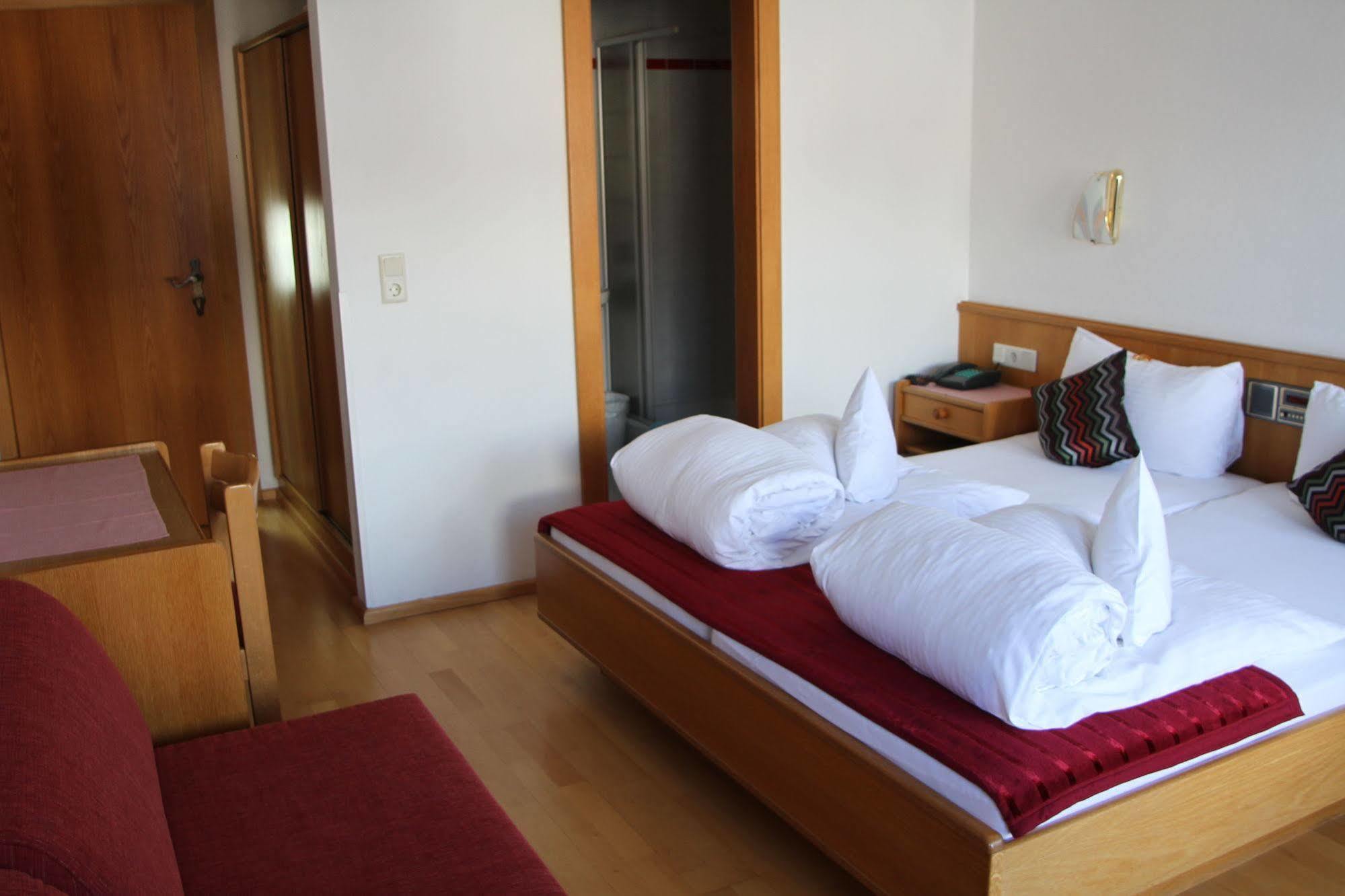 Collina Hotel Garni ناودرس المظهر الخارجي الصورة