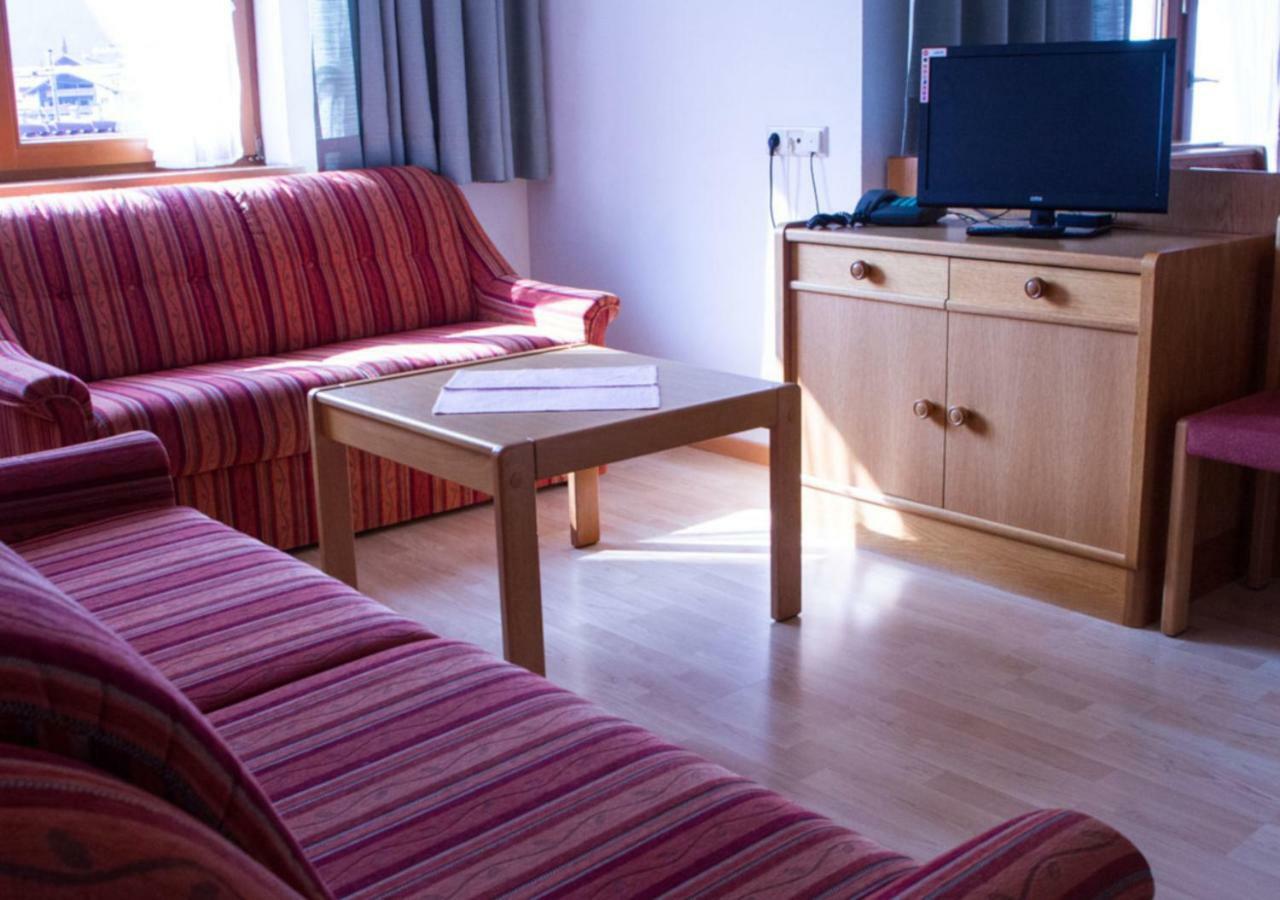 Collina Hotel Garni ناودرس المظهر الخارجي الصورة